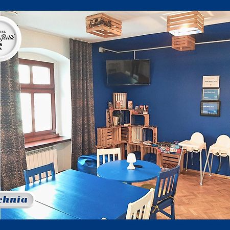 Hostel Mlotek I Perlik Tarnowskie Gory Bagian luar foto