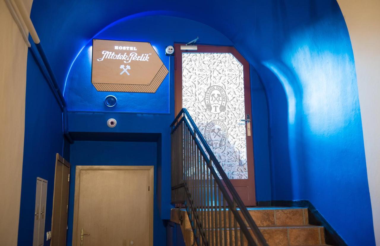 Hostel Mlotek I Perlik Tarnowskie Gory Bagian luar foto