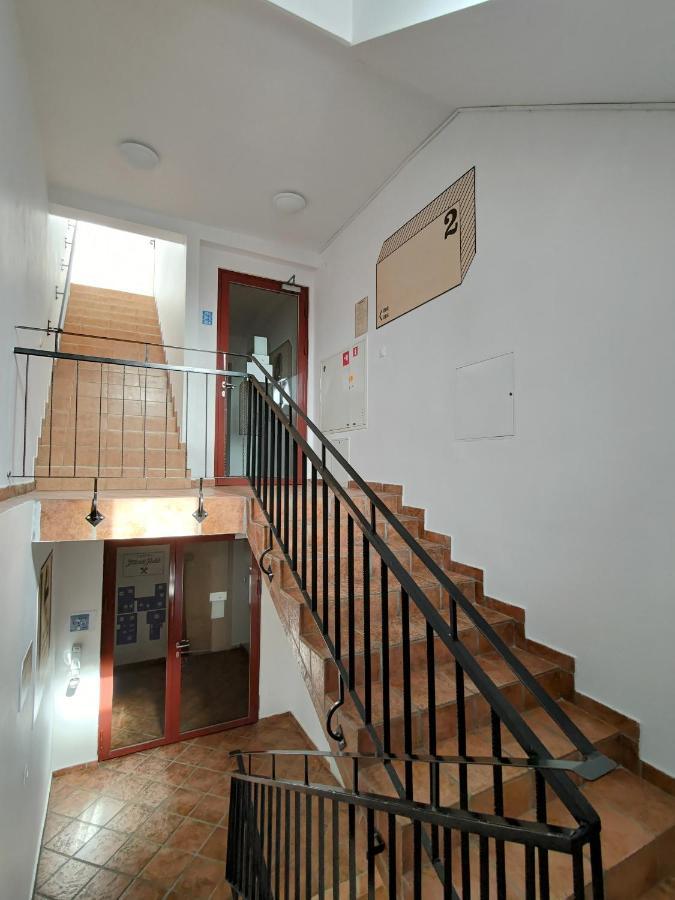 Hostel Mlotek I Perlik Tarnowskie Gory Bagian luar foto