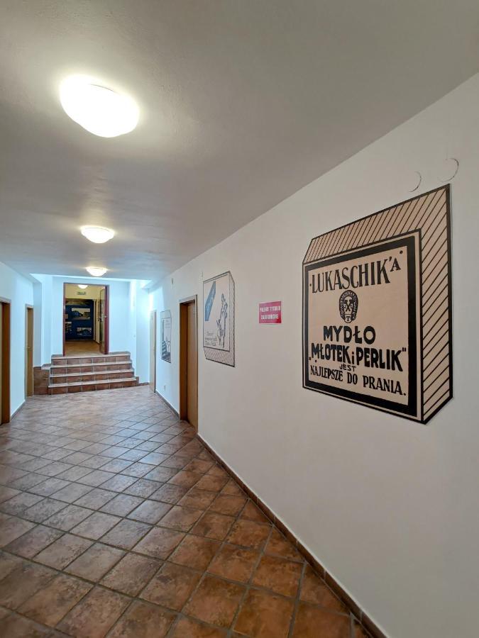 Hostel Mlotek I Perlik Tarnowskie Gory Bagian luar foto