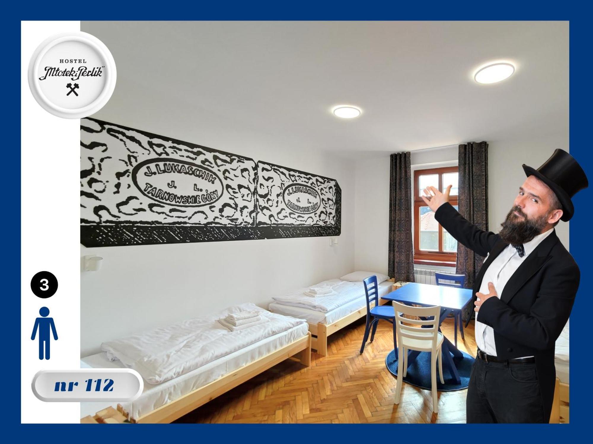 Hostel Mlotek I Perlik Tarnowskie Gory Bagian luar foto