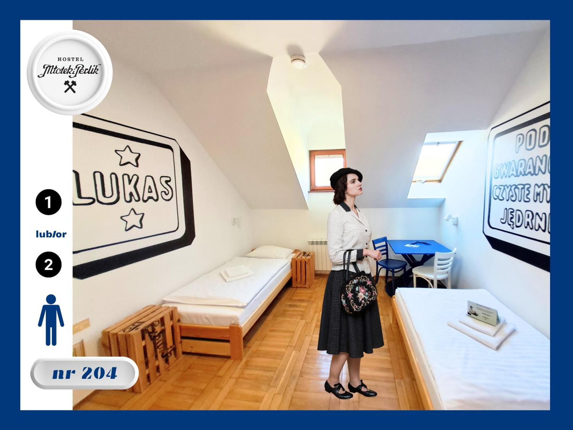 Hostel Mlotek I Perlik Tarnowskie Gory Bagian luar foto